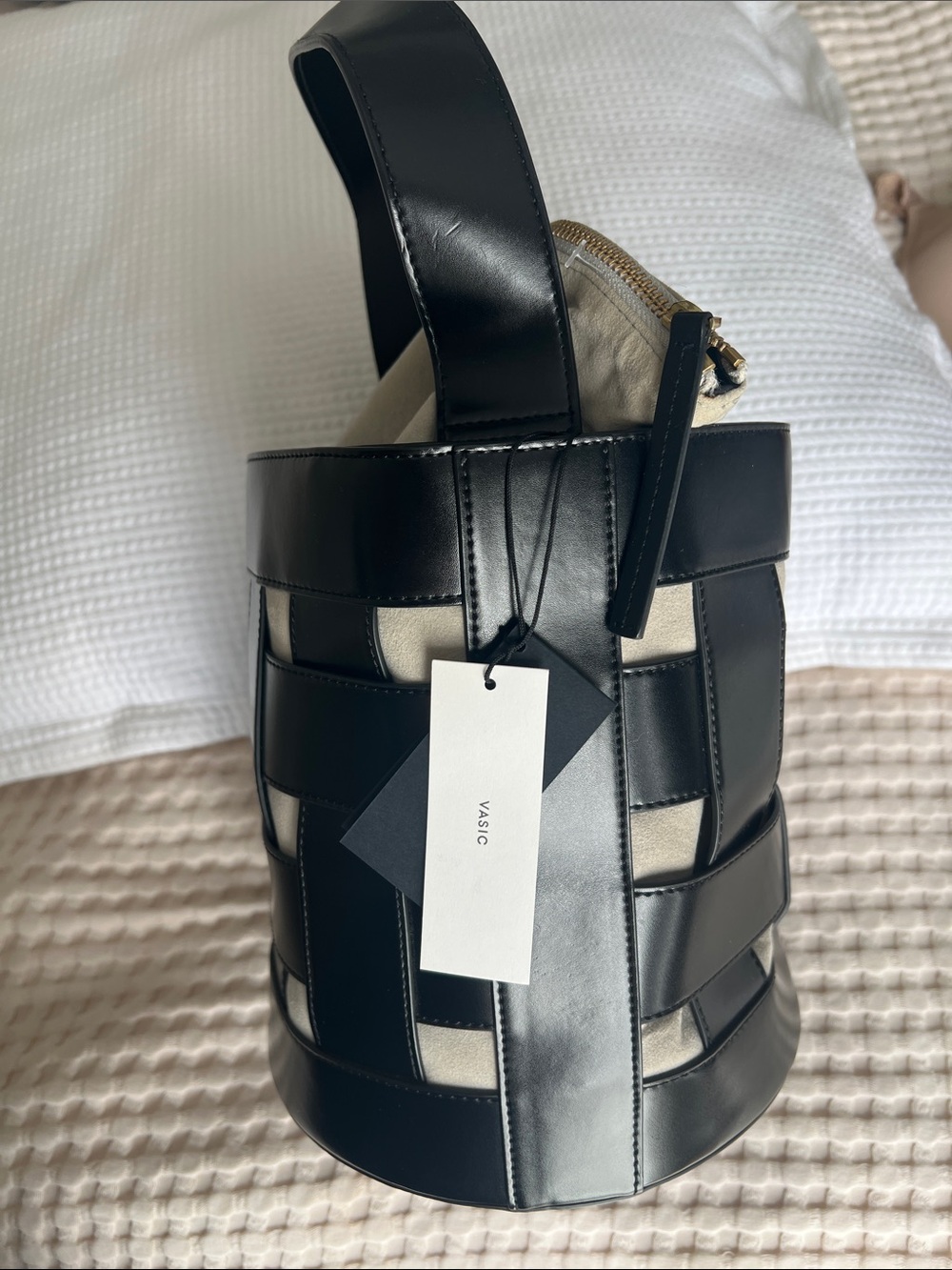 Vasic leather handbag